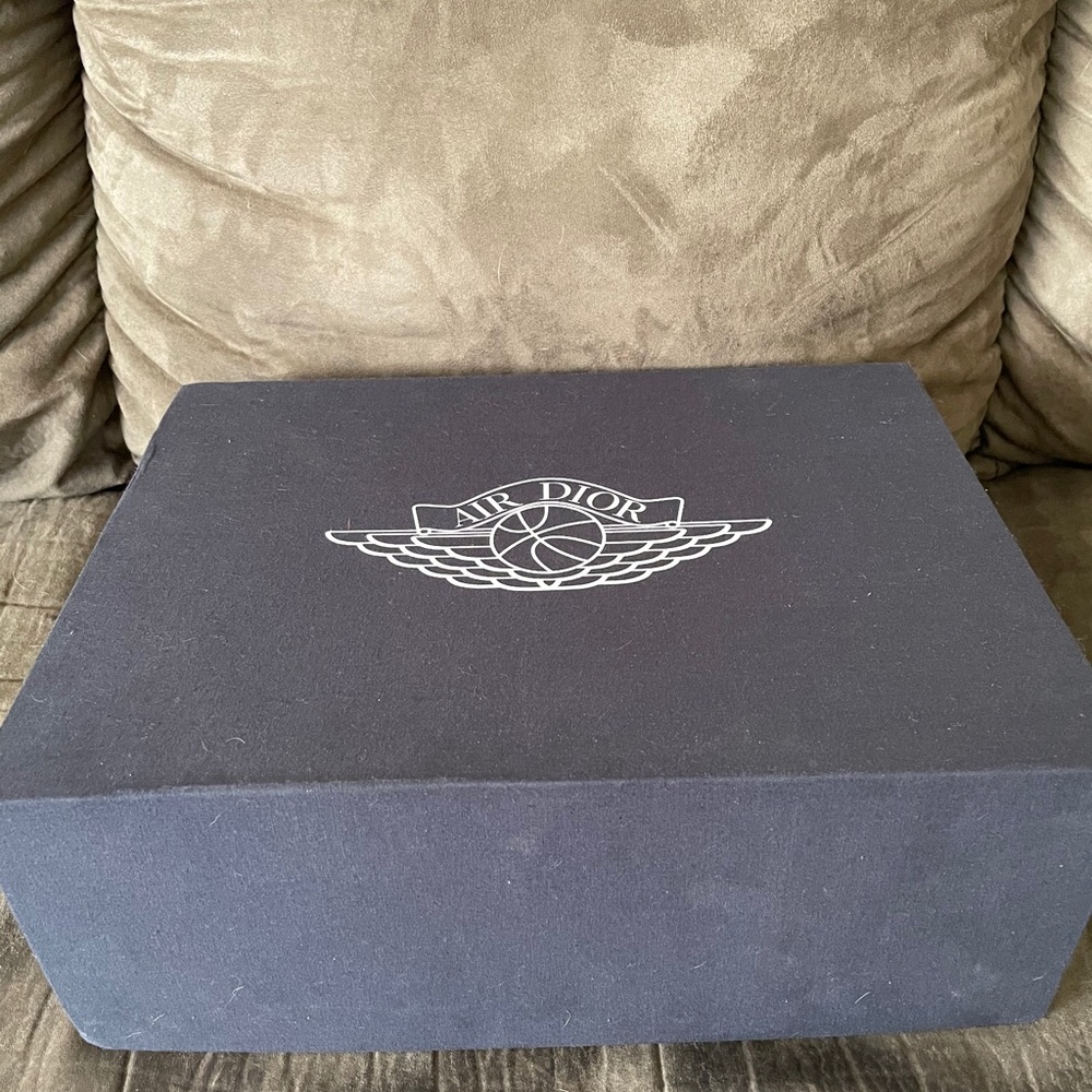 Dior Jordan 1 - Picture 3 of 3